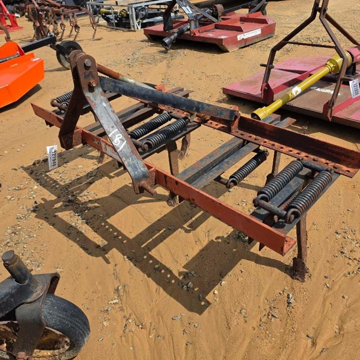 181 - 5 SHANK SPRING LOADED CHISEL PLOW