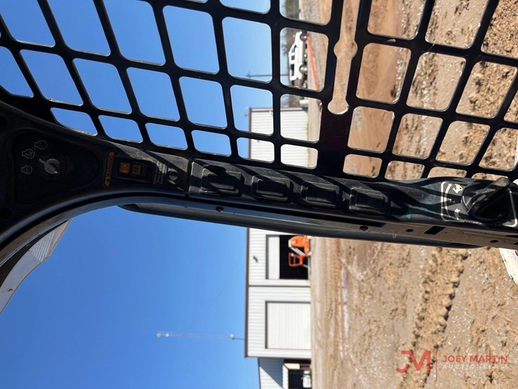 2020-bobcat-t590-image-15