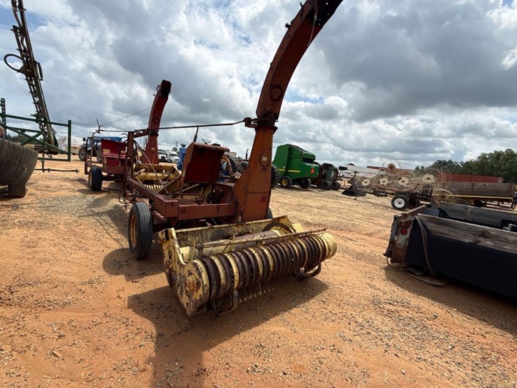 new-holland-717-image-3