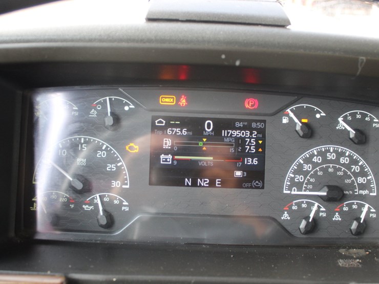 #16232-•-2019-volvo-tractor-truck-image-9