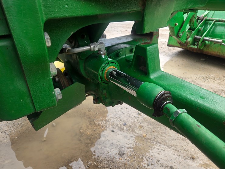 john-deere-6105d-image-67