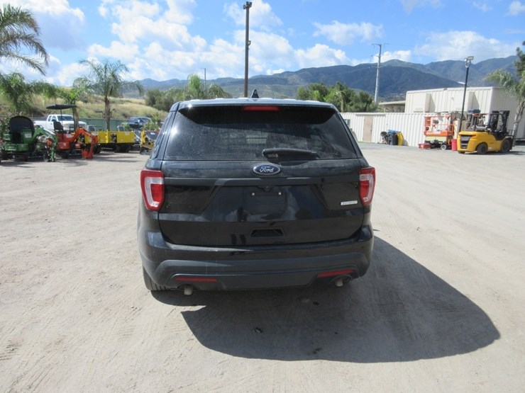 2017-ford-explorer-image-15