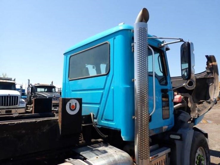 2015-mack-granite-gu813-image-80