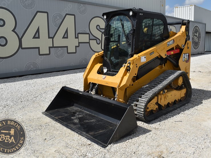 2023-caterpillar-259d3-image-3
