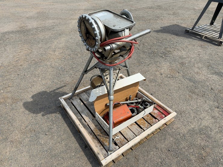 ridgid-no.-300-pipe-threading-machine-image-3