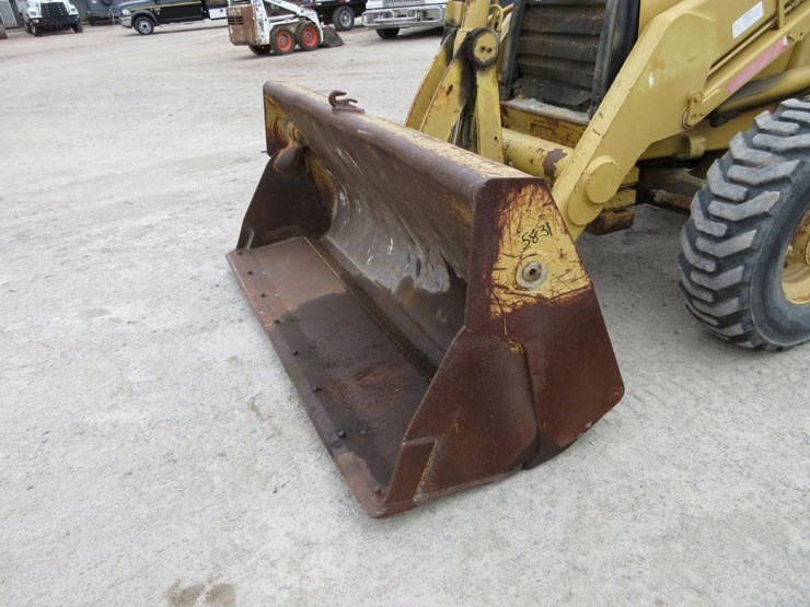 2022-caterpillar-416c-image-18