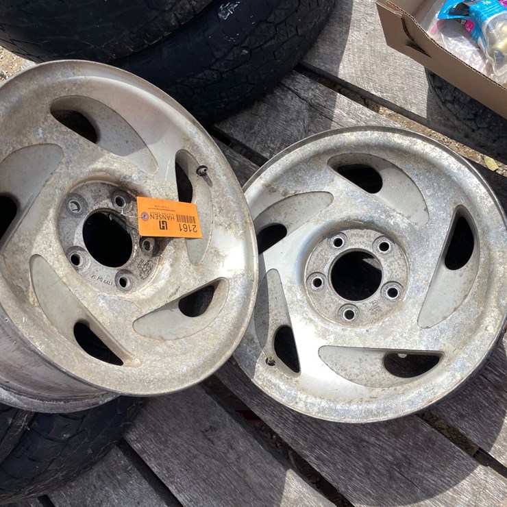 #2161 • (2) 17" Aluminium Rims