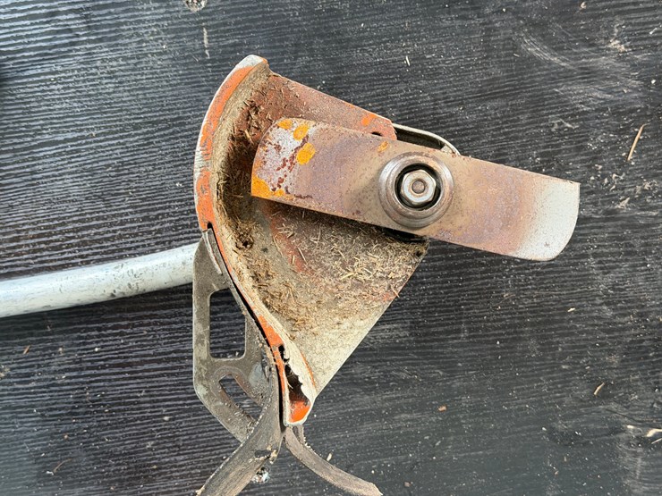 #6057-•-stihl-fs131r-string-trimmer-image-8