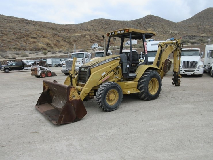 2022-caterpillar-416c-image-1