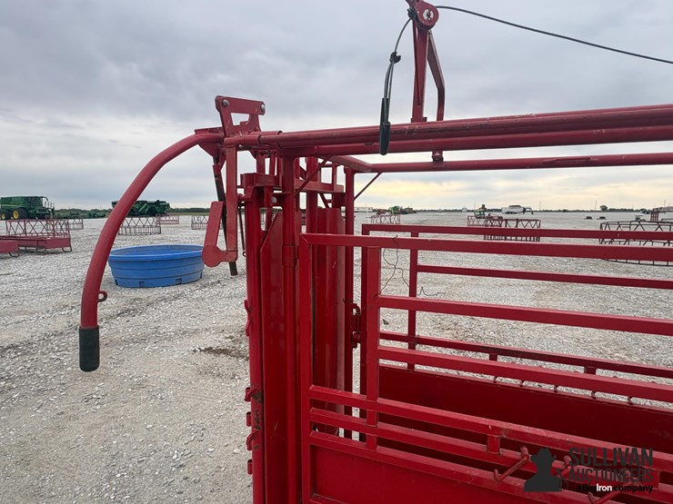 stronghold-cattle-chute-image-10