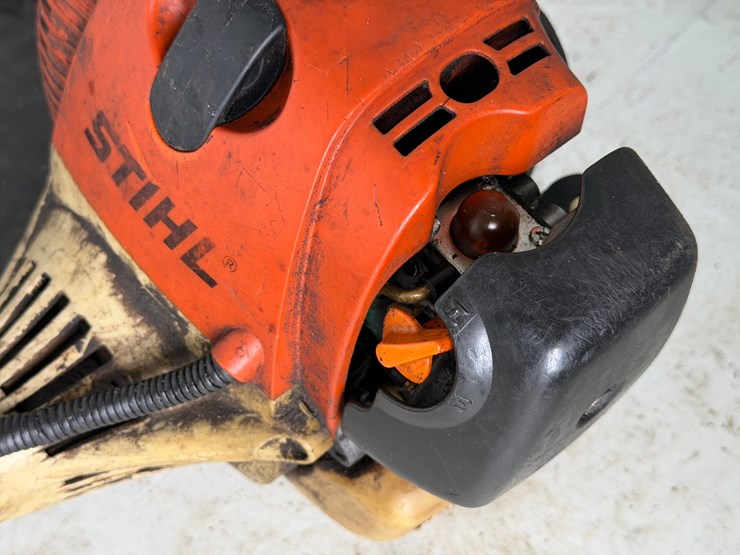 #6051-•-stihl-string-trimmer-image-4