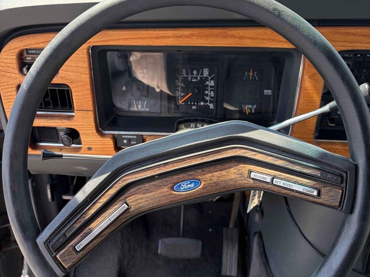 1990-ford-e250-image-10
