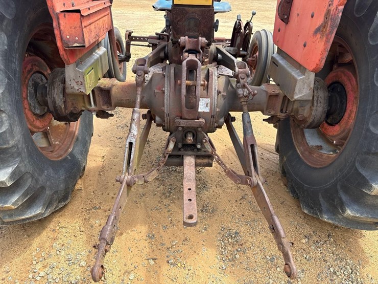 massey-ferguson-175-image-6