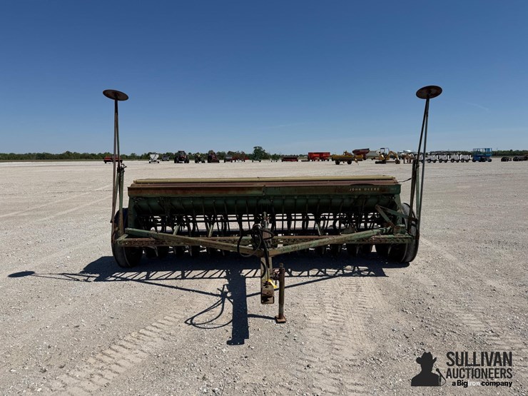 john-deere-8300-image-2