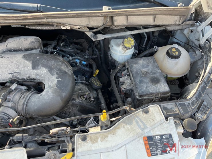 2019-ford-transit-image-16