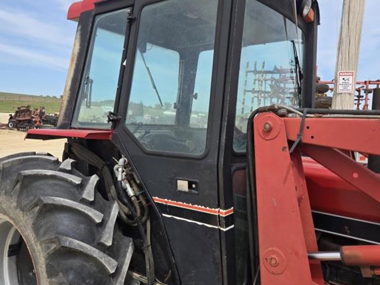 case-ih-585-image-15