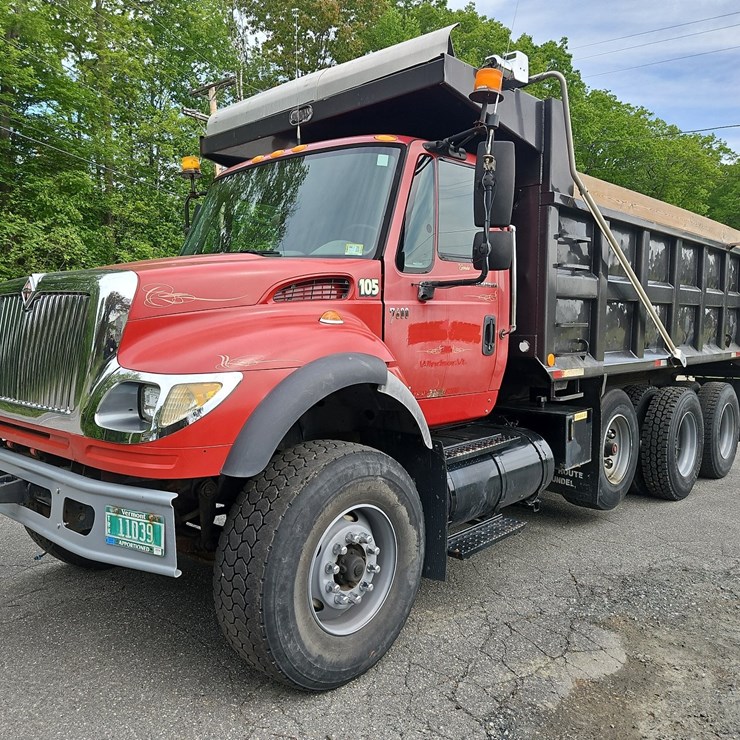 2005 INTERNATIONAL 7600