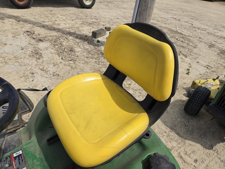 john-deere-x320-image-13