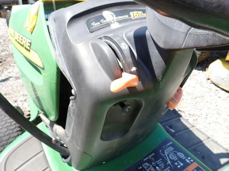 john-deere-lt166-image-10