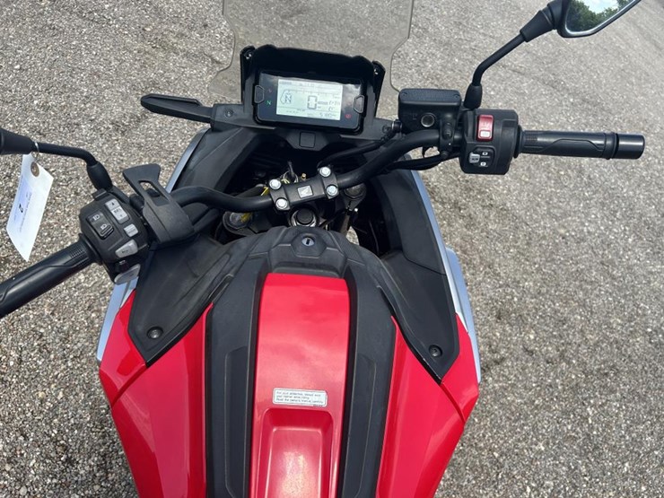 #2-•-2022-honda-nc750xd-image-11