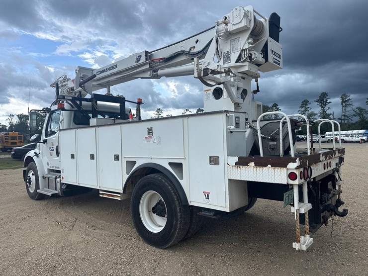 2020-freightliner-m2-106-image-39