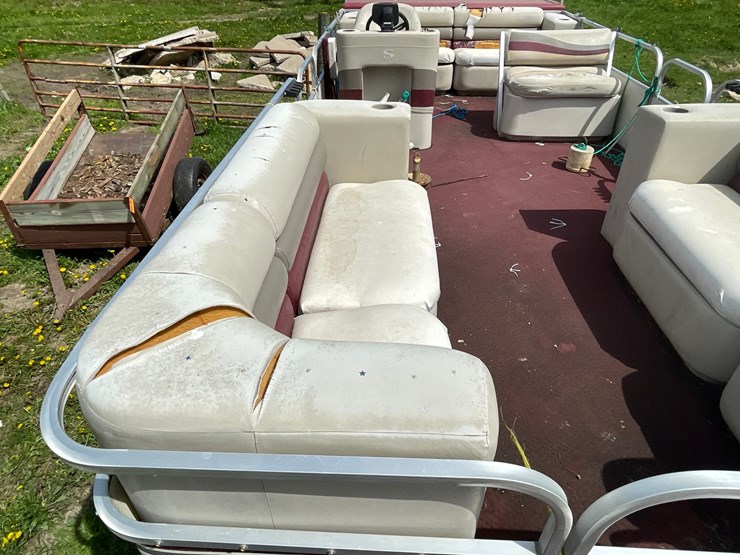 #2103-•-1990-kennedy-24'-supreme-pontoon-and-trailer-(has-wi-title)-image-17