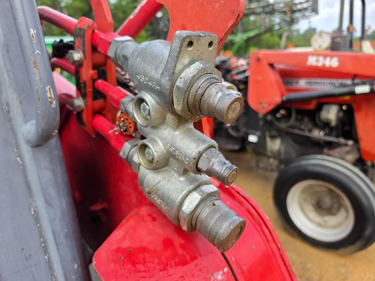 2022-takeuchi-tl8r2-image-12