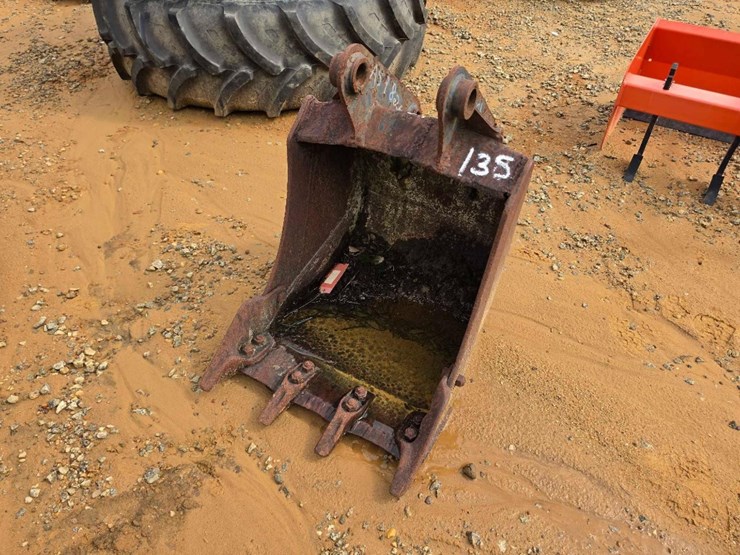 135---used-24"-bucket-image-1
