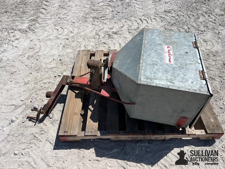 cyclone-spreader-image-4