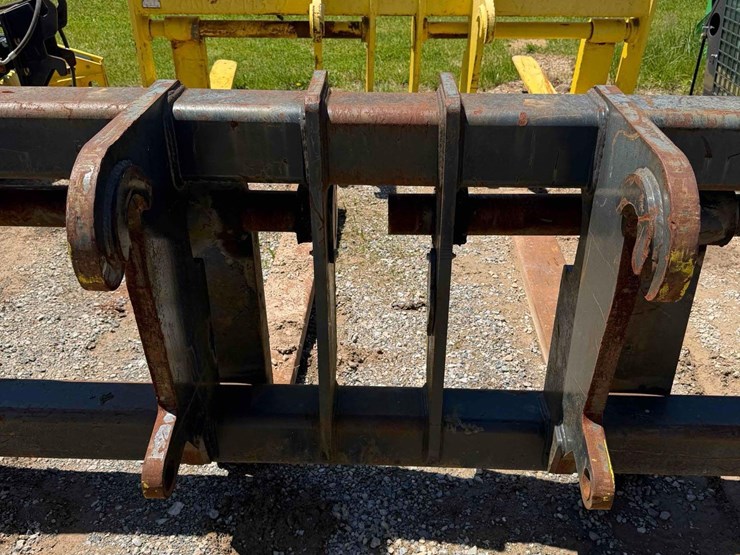 jrb-wheel-loader-forks-image-5