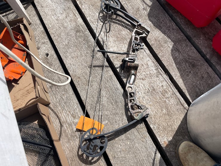 #2139-•-vortex-youth-compound-bow-image-3