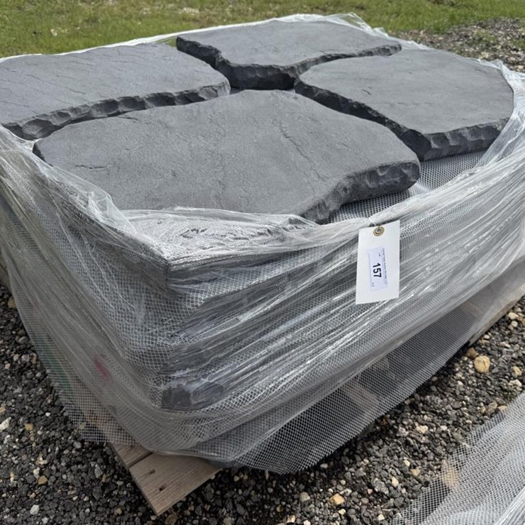 #157 • Step Stones - Dark Gray - 17" x ~20"