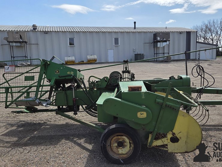 john-deere-24t-image-4