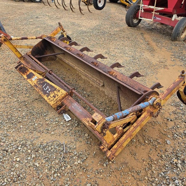 132 - 7' ROLL OVER BOX BLADE