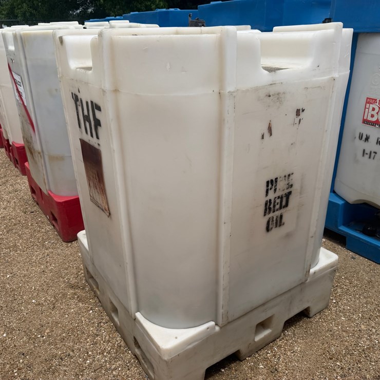 #1644 • 330 GALLON PLASTIC STORAGE OIL TANK