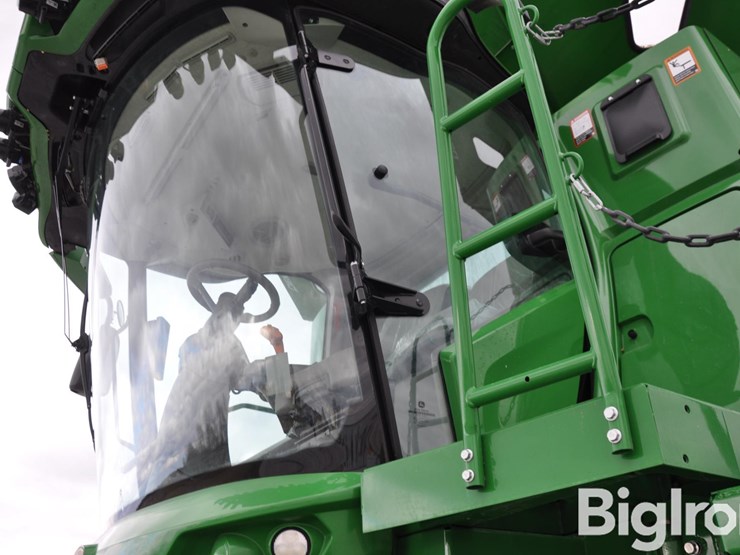 2023-john-deere-s780-image-13