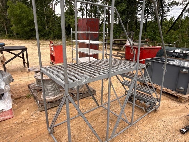 2240---metal-4-step-rolling-ladder-image-1