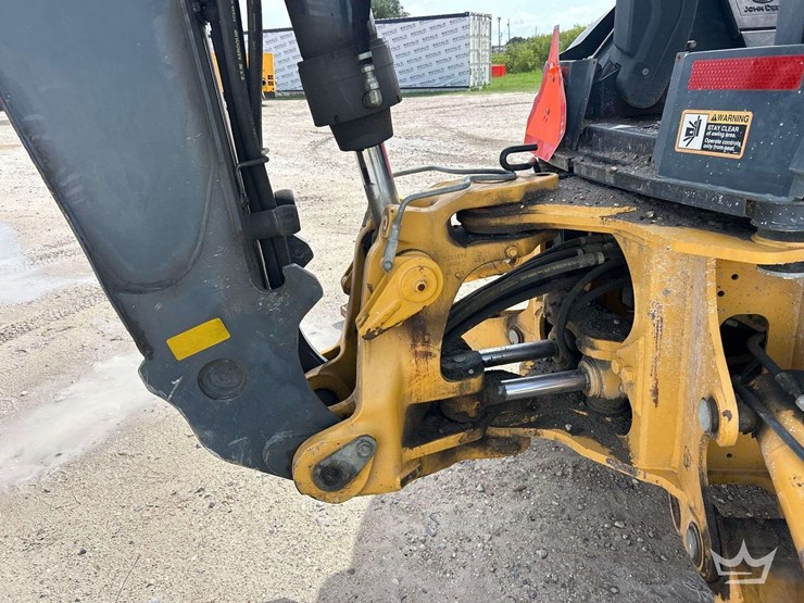 deere-410l-image-42