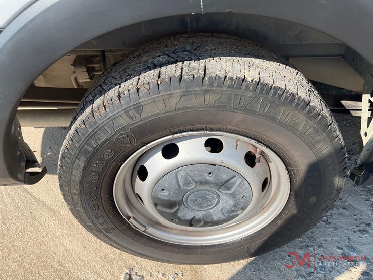 2019-ford-transit-image-11