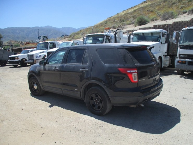 2015-ford-explorer-image-4