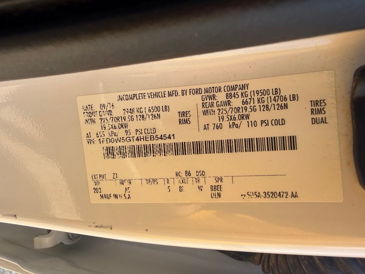 2017-ford-f550-image-11