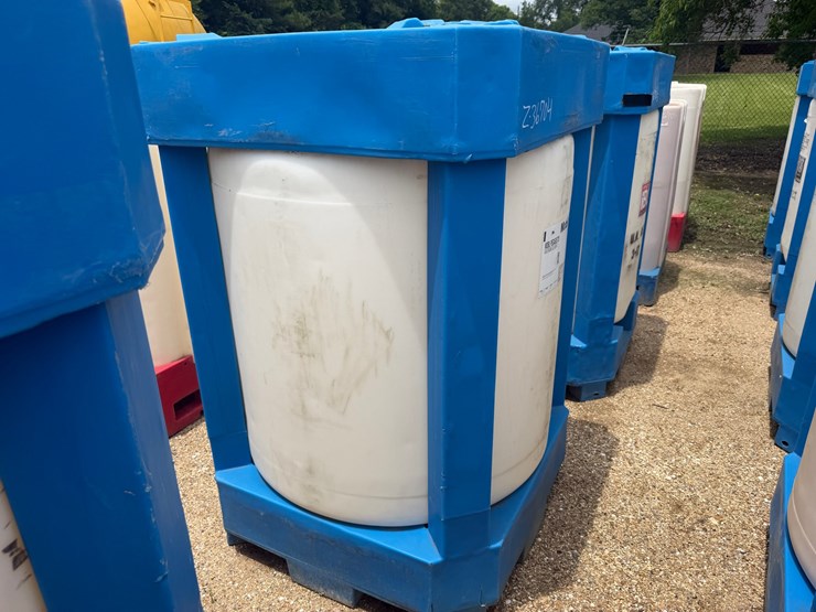 #1649-•-275-gallon-plastic-storage-oil-tank-image-1
