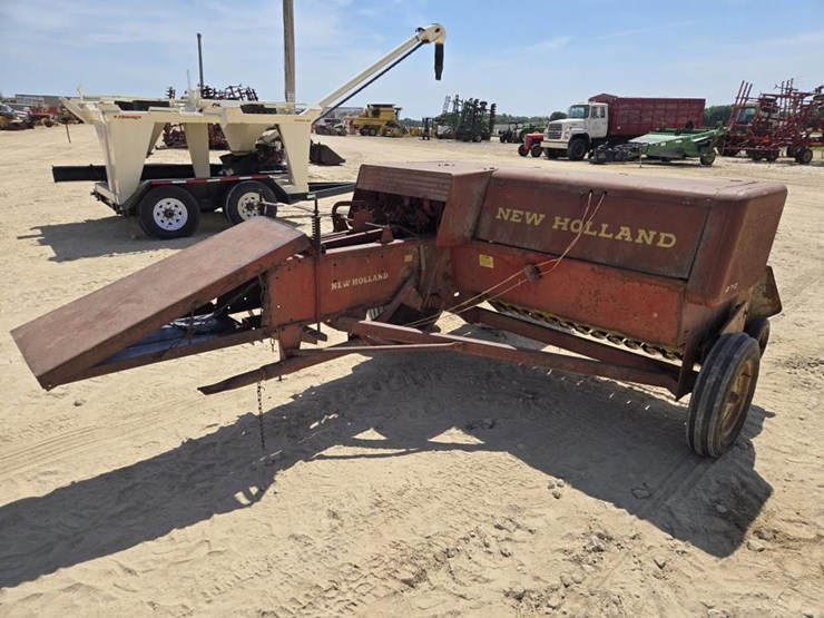 new-holland-270-image-9
