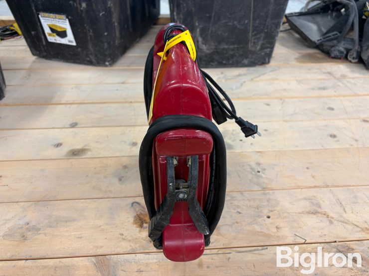 jnc-770r-12-volt-jump-pack-image-4