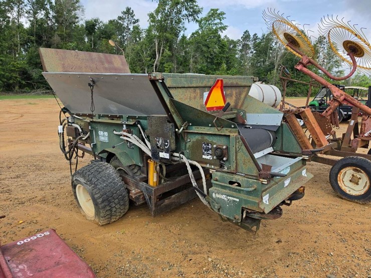 149---turfco-cr-10-top-dresser/material-handler-image-2