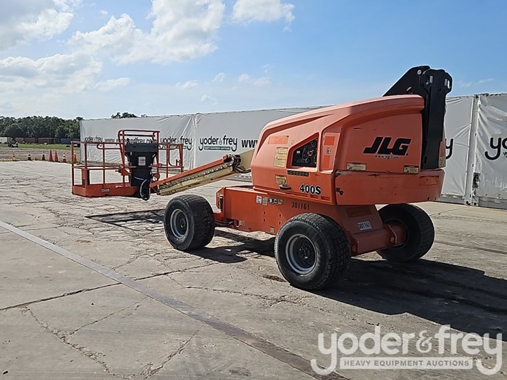 2018-jlg-400s-image-4