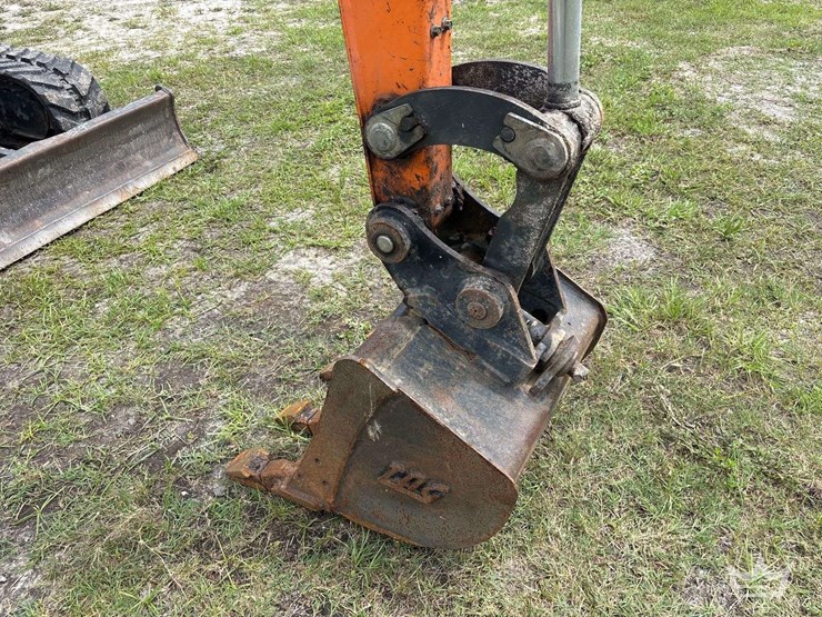 2019-doosan-dx35-mini-excavator-image-8