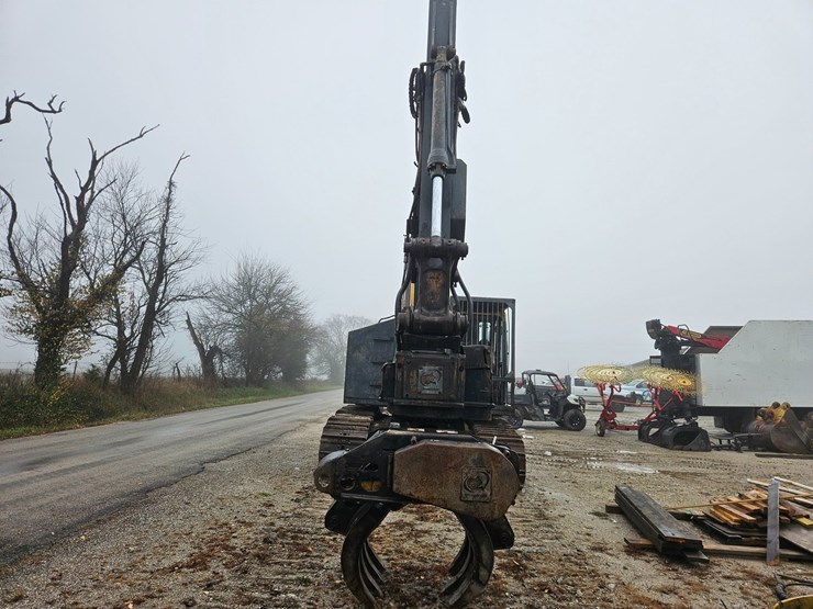 2010-deere-200d-lc-image-18
