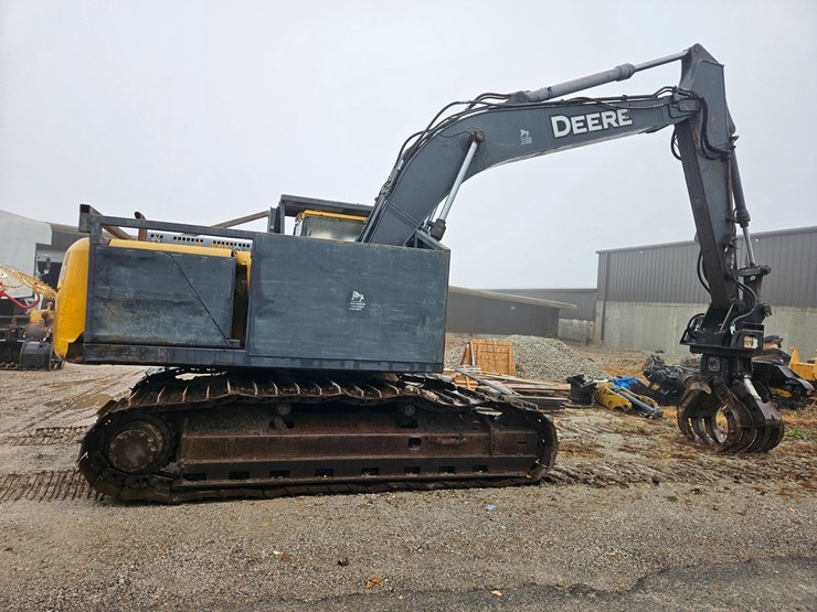 2010-deere-200d-lc-image-12