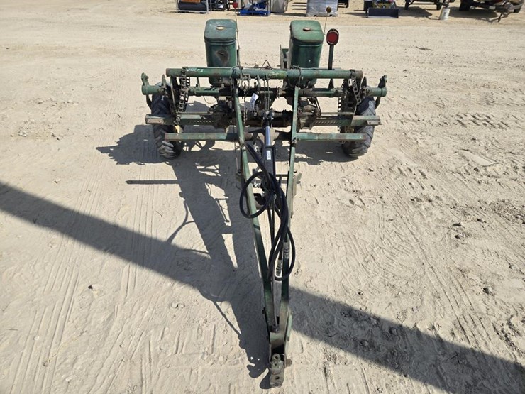 john-deere-1240-image-2